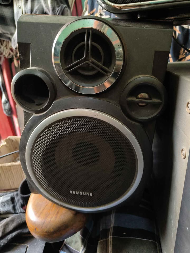 Samsung HI-FI Sound system and Bluetooth speaker