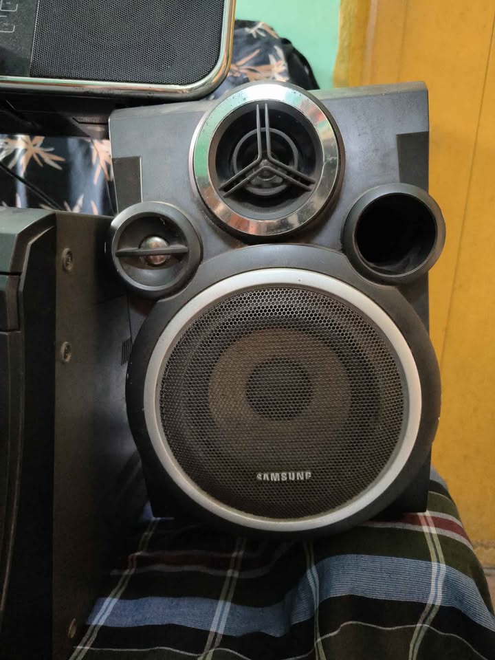 Samsung HI-FI Sound system and Bluetooth speaker