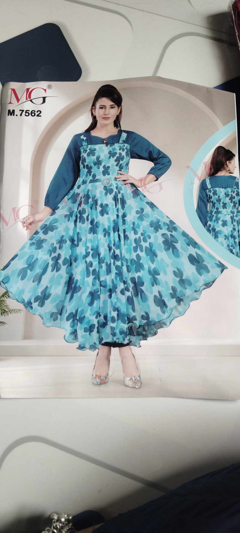 Attractive Top cote for women