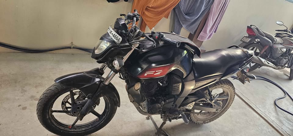 Yamaha FZ v1