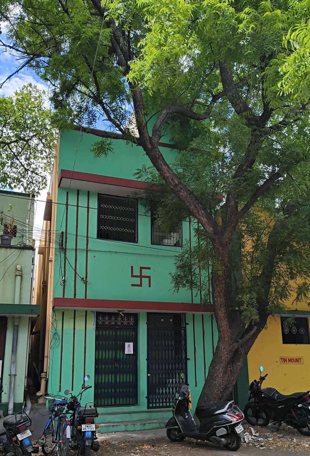 பெரியகருப்பன் ரோட்டில் காஸ் மண்டபம் எதிரில் முதல் தளம் வாடகைக்கு