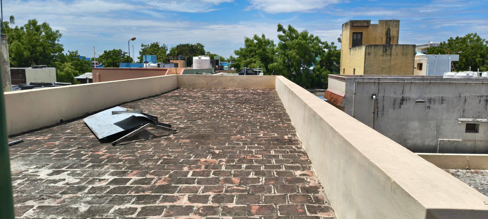 பெரியகருப்பன் ரோட்டில் காஸ் மண்டபம் எதிரில் முதல் தளம் வாடகைக்கு