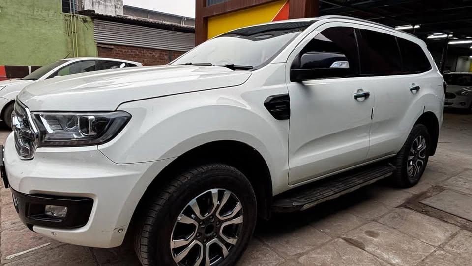 Ford endeavour 4WD AT