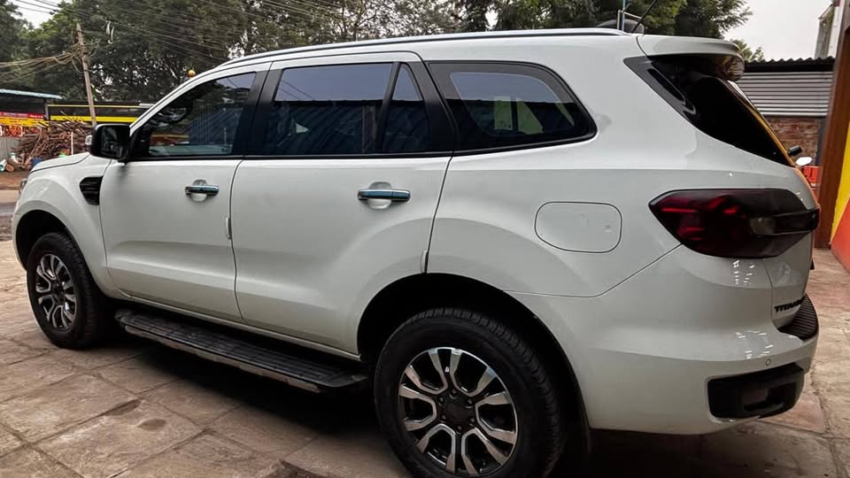 Ford endeavour 4WD AT