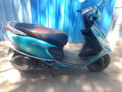 Scooty zest 2015 model for sale