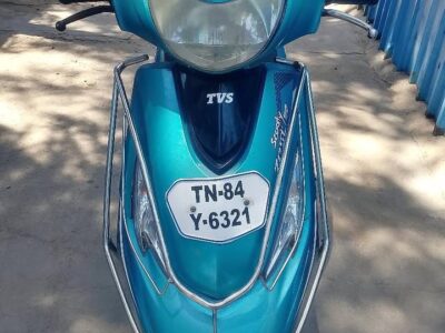 Scooty zest 2015 model for sale
